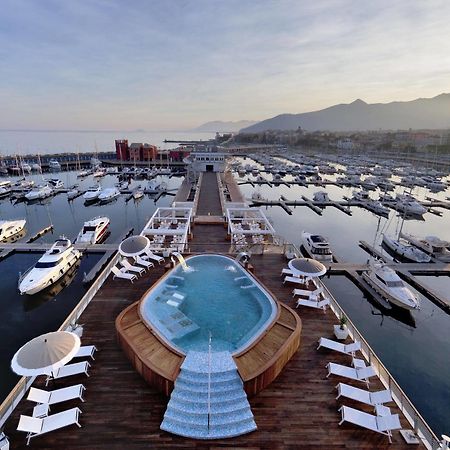 Yacht Club Marina Di Loano Hotel Buitenkant foto