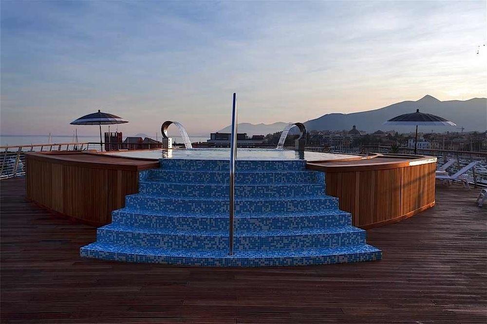 Yacht Club Marina Di Loano Hotel Buitenkant foto