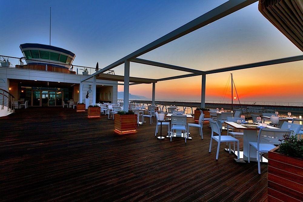 Yacht Club Marina Di Loano Hotel Buitenkant foto
