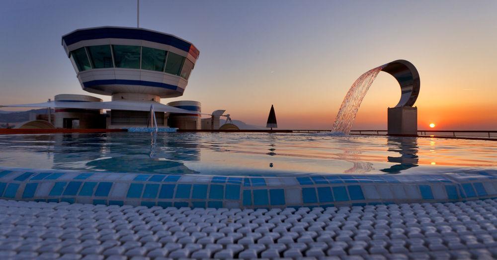 Yacht Club Marina Di Loano Hotel Buitenkant foto