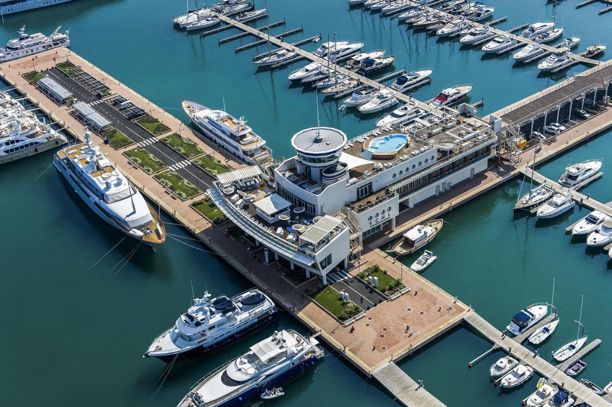 Yacht Club Marina Di Loano Hotel Buitenkant foto